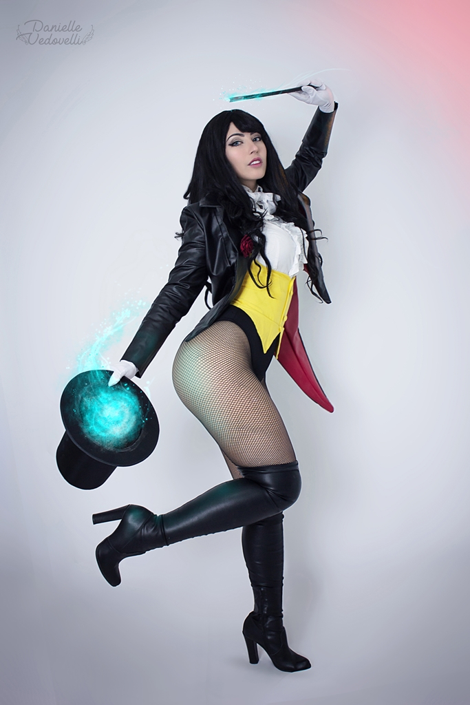 Danielle Vedovelli – Zatanna photo 1-0