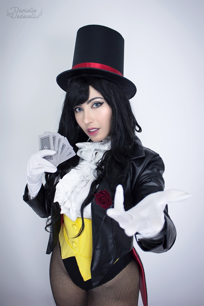 Danielle Vedovelli – Zatanna photo 1-10