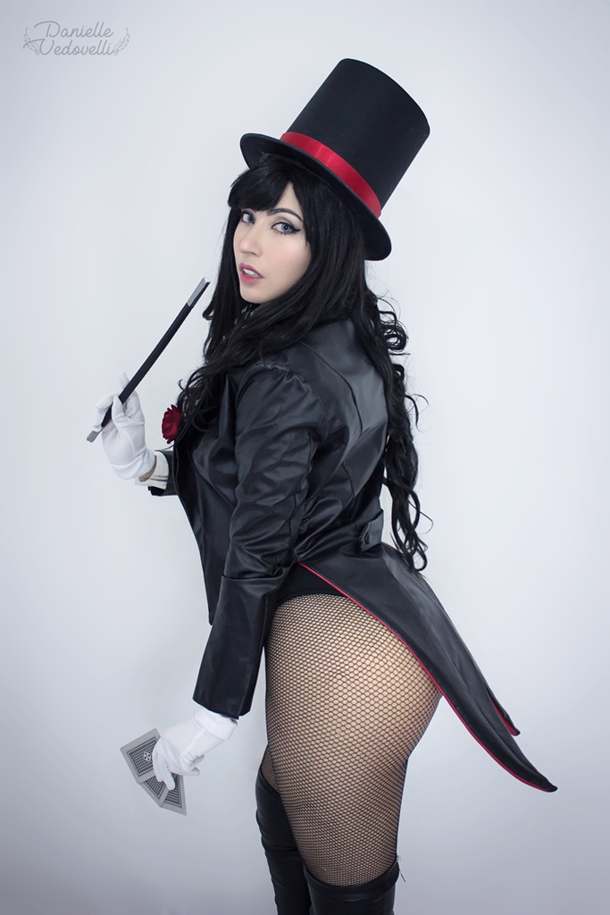 Danielle Vedovelli – Zatanna photo 1-11