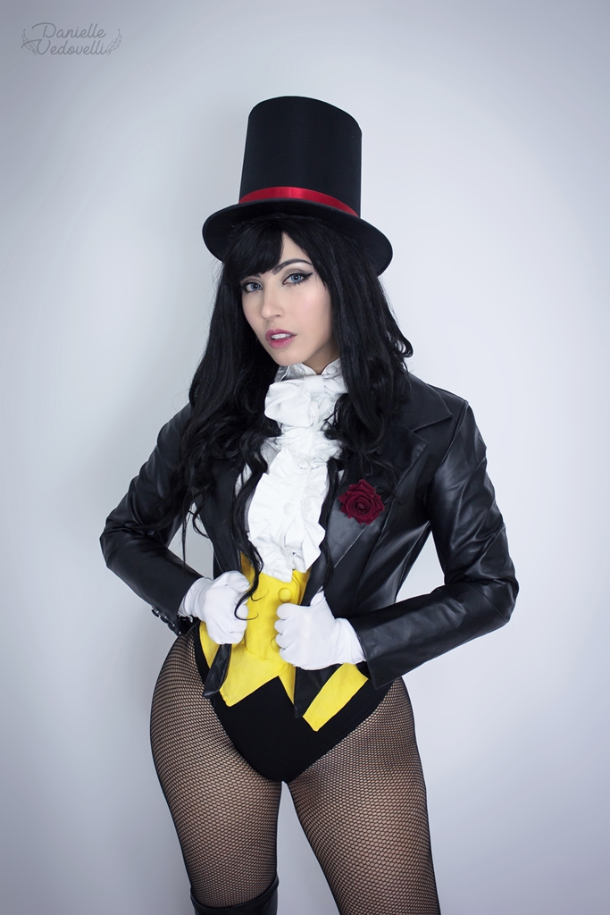 Danielle Vedovelli – Zatanna photo 1-14