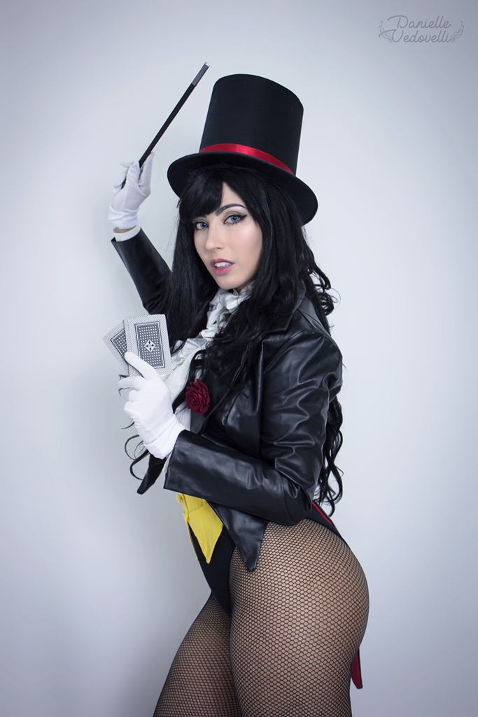 Danielle Vedovelli – Zatanna photo 1-16