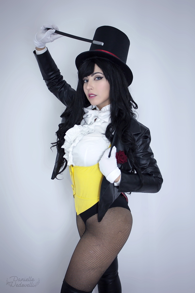 Danielle Vedovelli – Zatanna photo 2-4