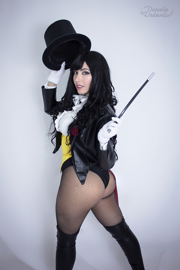 Danielle Vedovelli – Zatanna photo 2-7