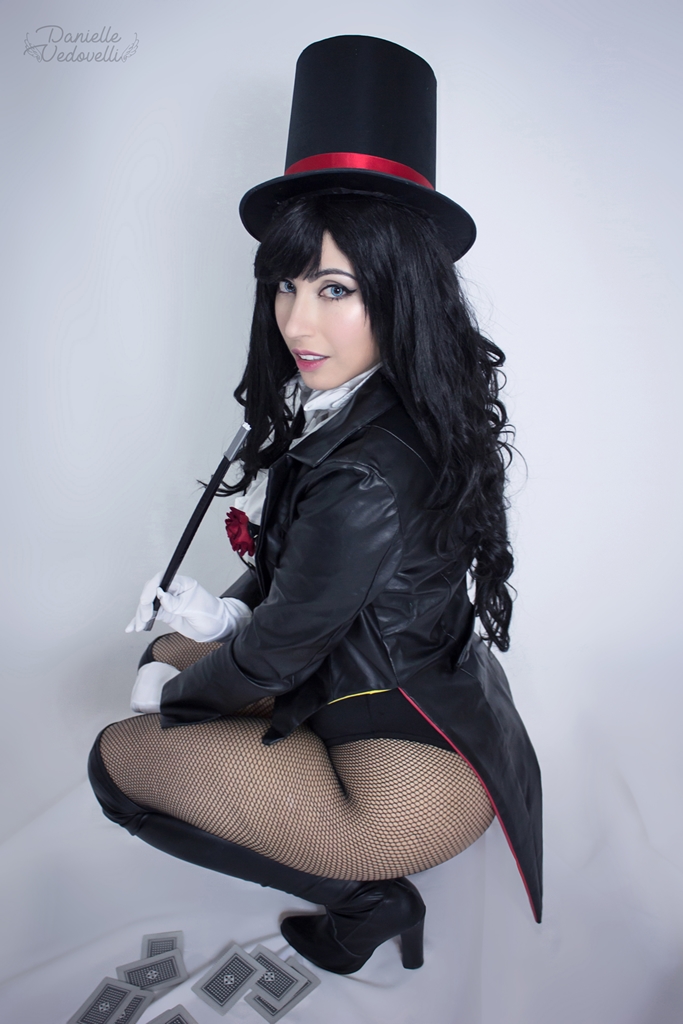 Danielle Vedovelli – Zatanna photo 2-10