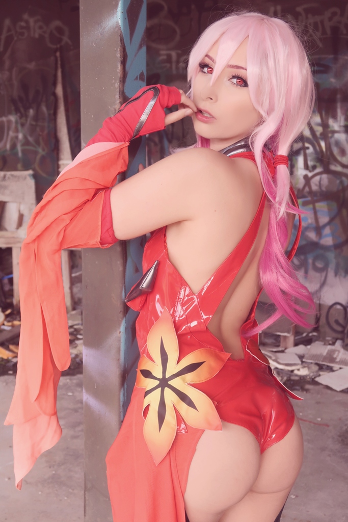 Beke Jacoba – Inori Yuzuriha photo 1-9