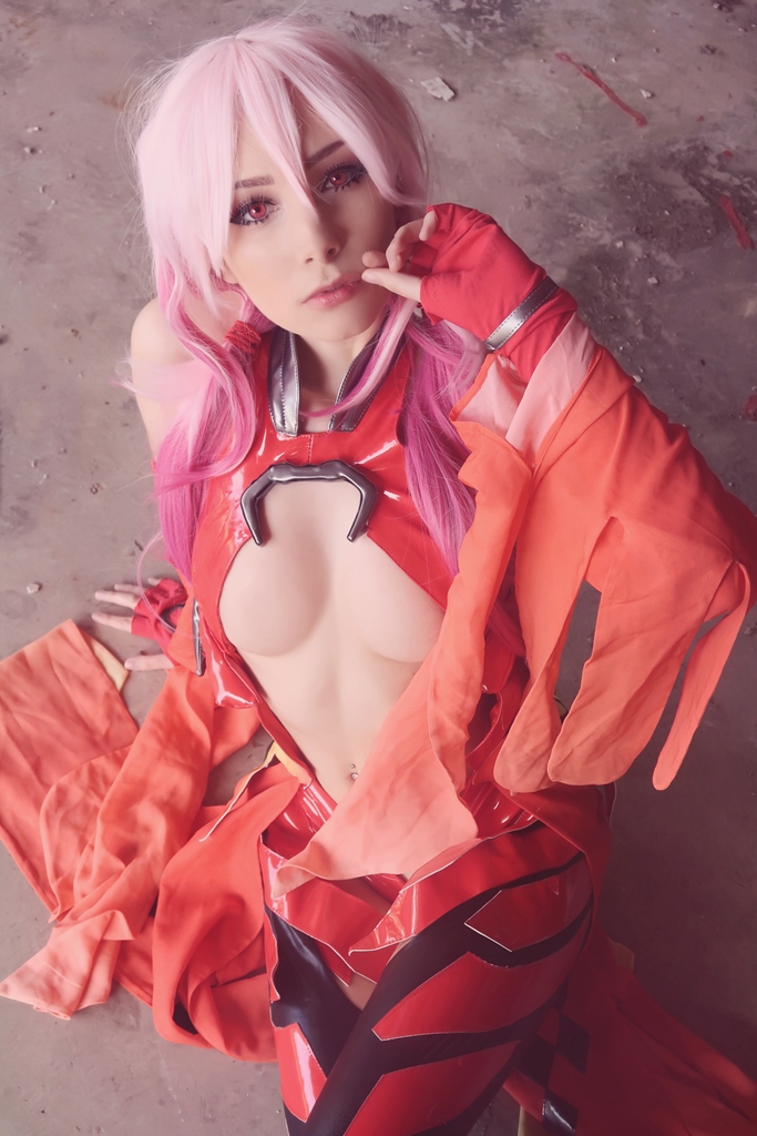 Beke Jacoba – Inori Yuzuriha photo 2-0