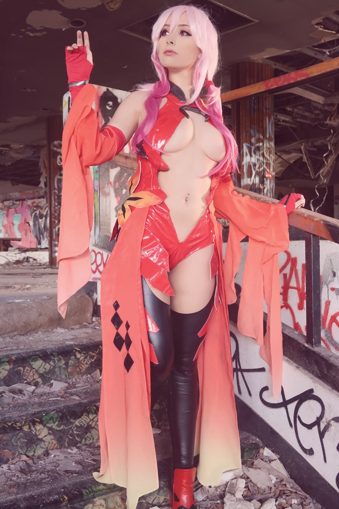 Beke Jacoba – Inori Yuzuriha photo 2-4