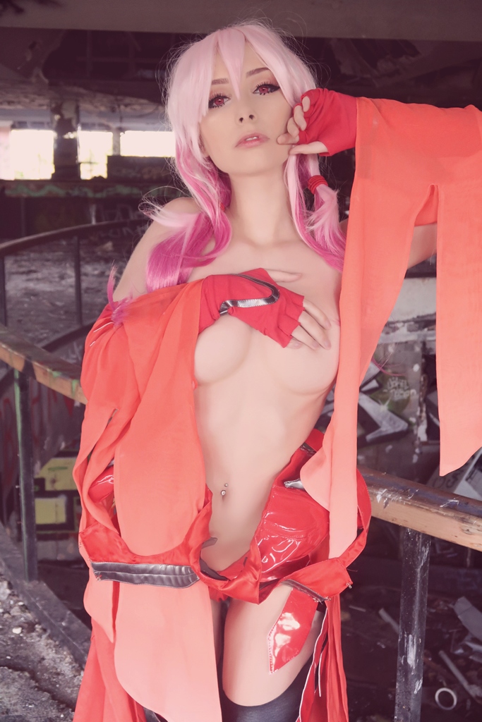 Beke Jacoba – Inori Yuzuriha photo 2-10