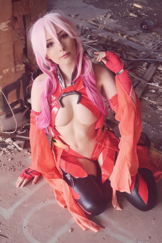 Beke Jacoba – Inori Yuzuriha photo 1-5