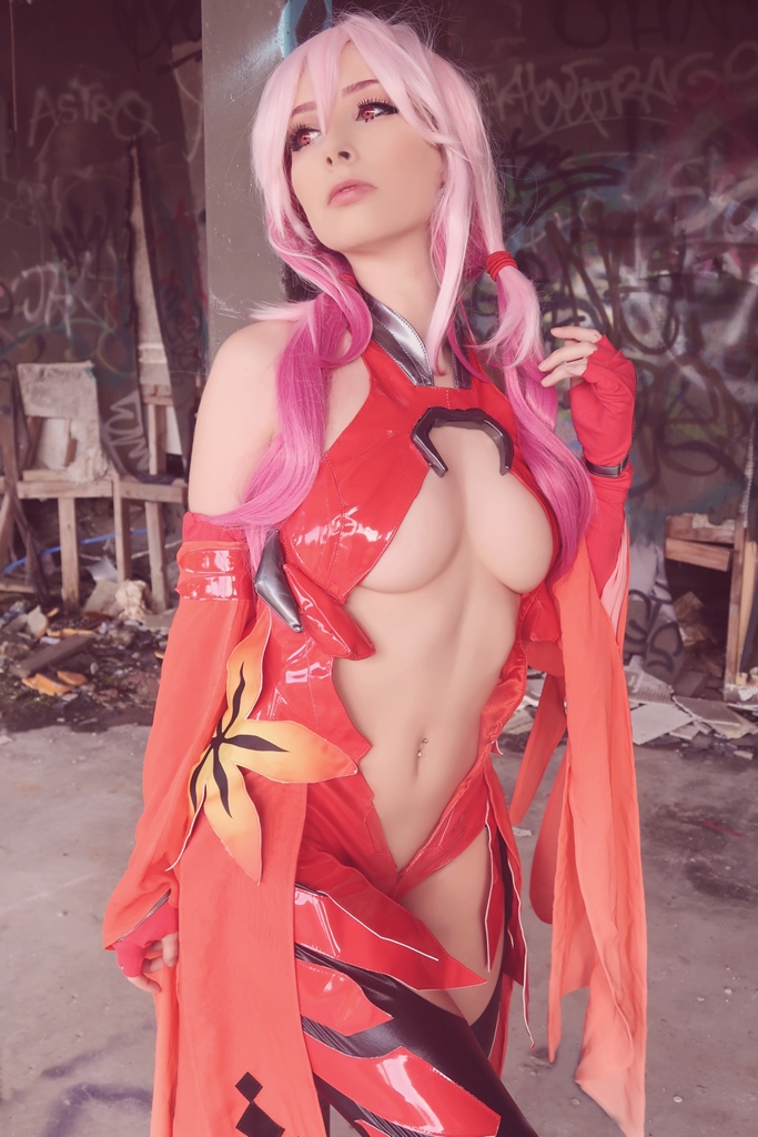 Beke Jacoba – Inori Yuzuriha photo 1-8