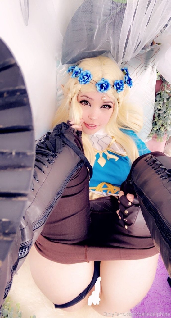 Belle Delphine – Princess Zelda photo 2-0