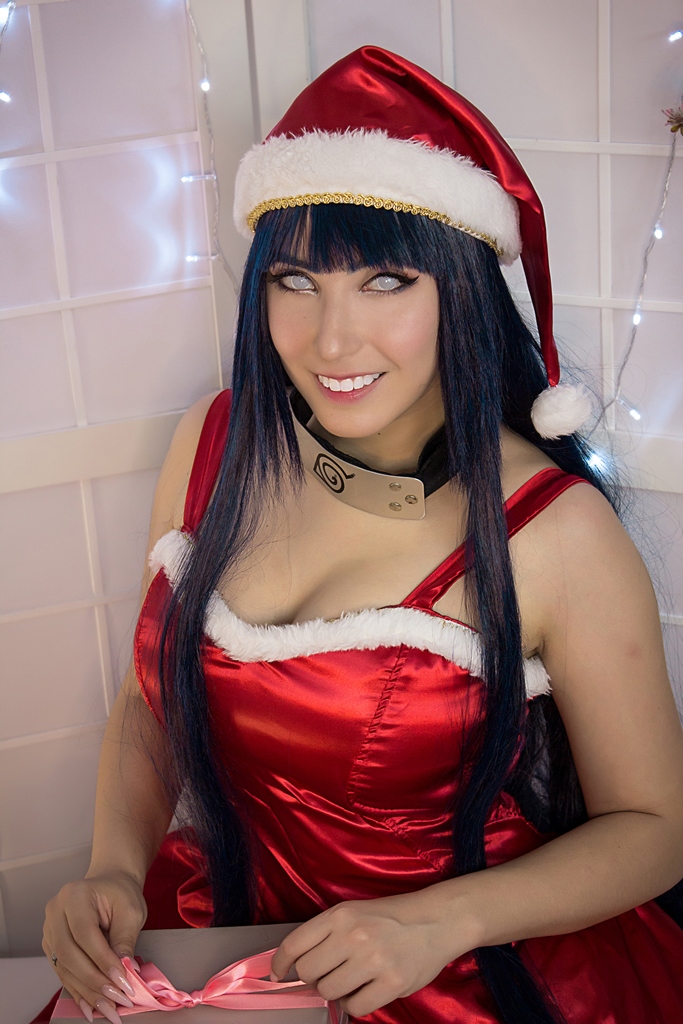 Danielle Vedovelli – Hinata Xmas photo 2-0