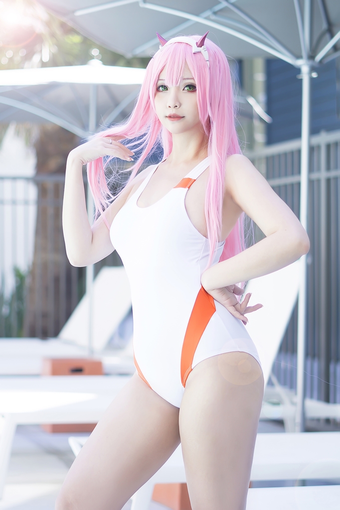 Hana Bunny – Zero Two Swimsuit photo 1-0