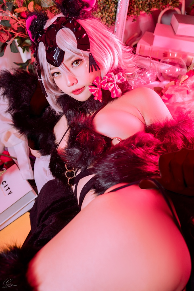 Messie Huang – Jeanne Alter Wolf photo 1-13