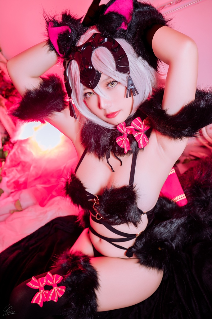 Messie Huang – Jeanne Alter Wolf photo 1-15