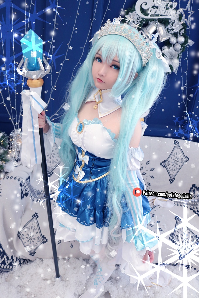 Potato Godzilla – Snow Miku Sexy Cosplay