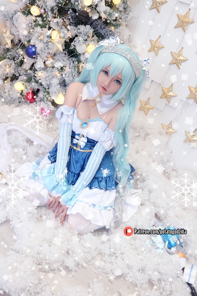 Potato Godzilla – Snow Miku Sexy Cosplay