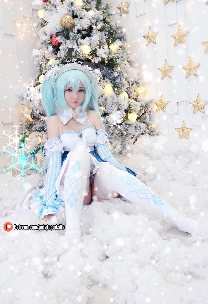 Potato Godzilla – Snow Miku Sexy Cosplay