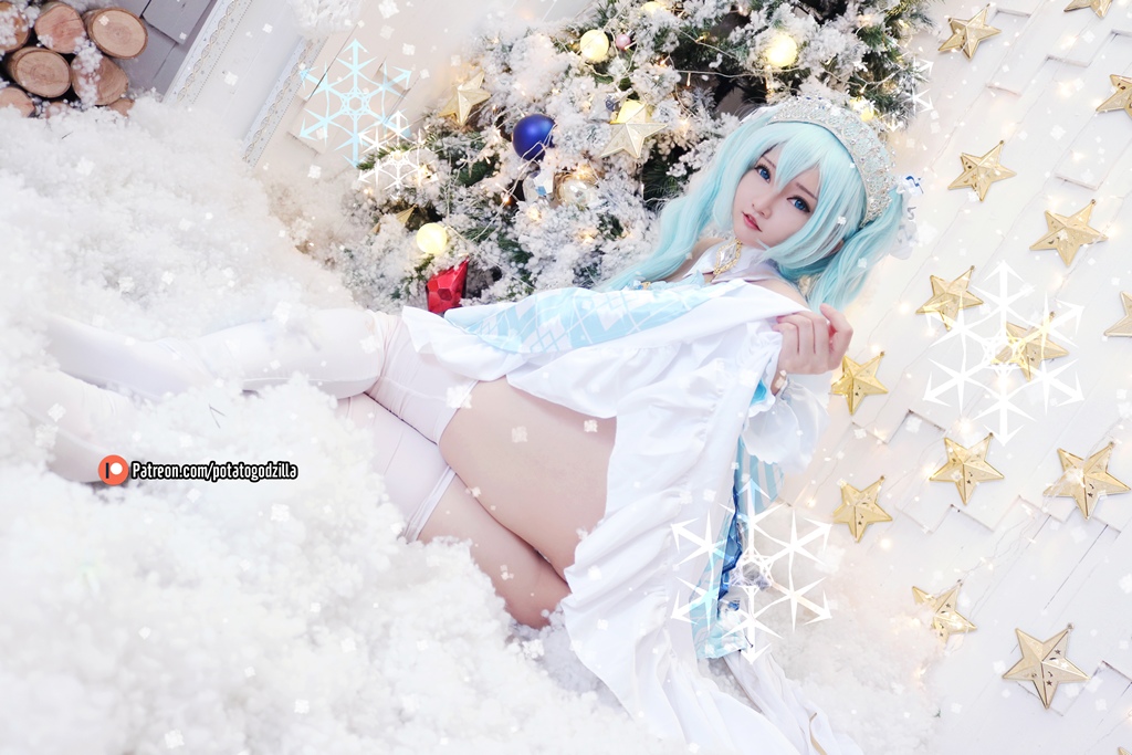 Potato Godzilla – Snow Miku Sexy Cosplay