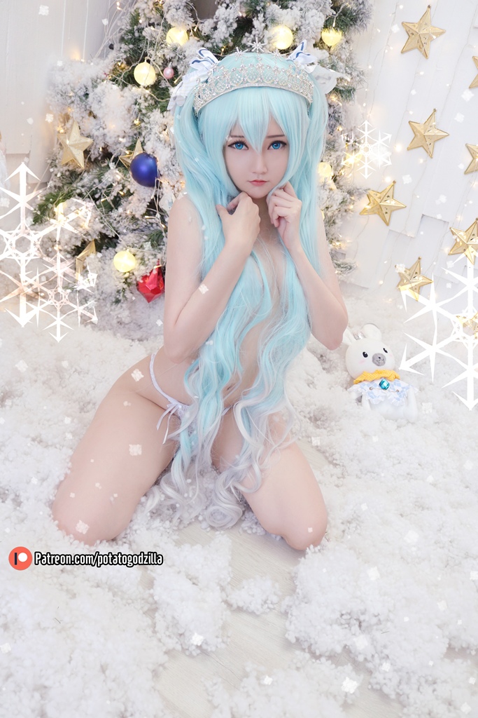 Potato Godzilla – Snow Miku Sexy Cosplay