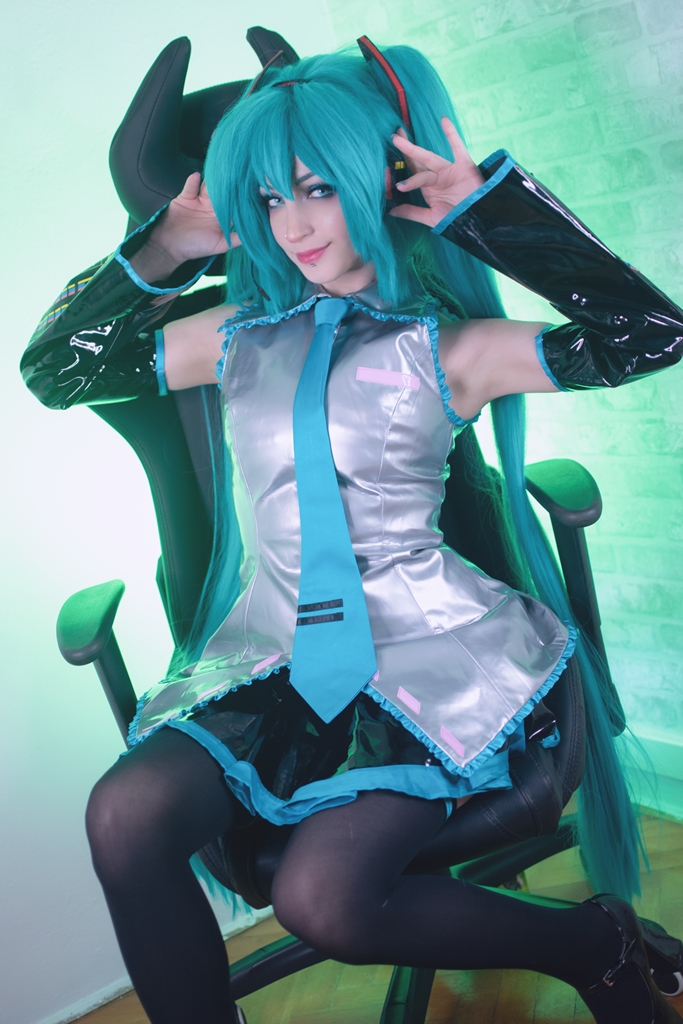 ShiroKitsune – Hatsune Miku photo 1-15