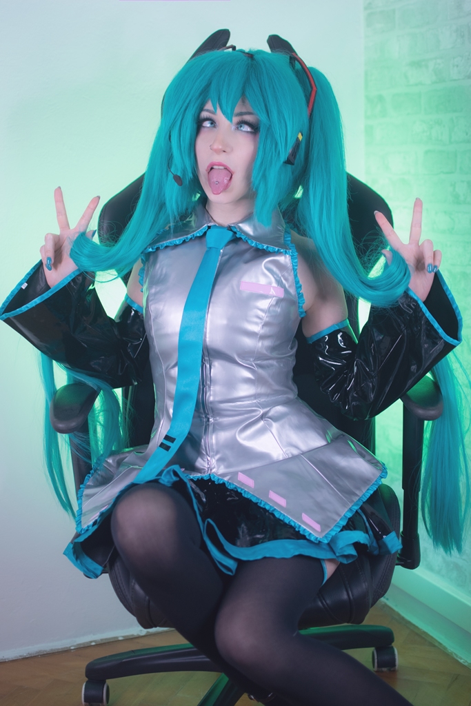 ShiroKitsune – Hatsune Miku photo 1-17