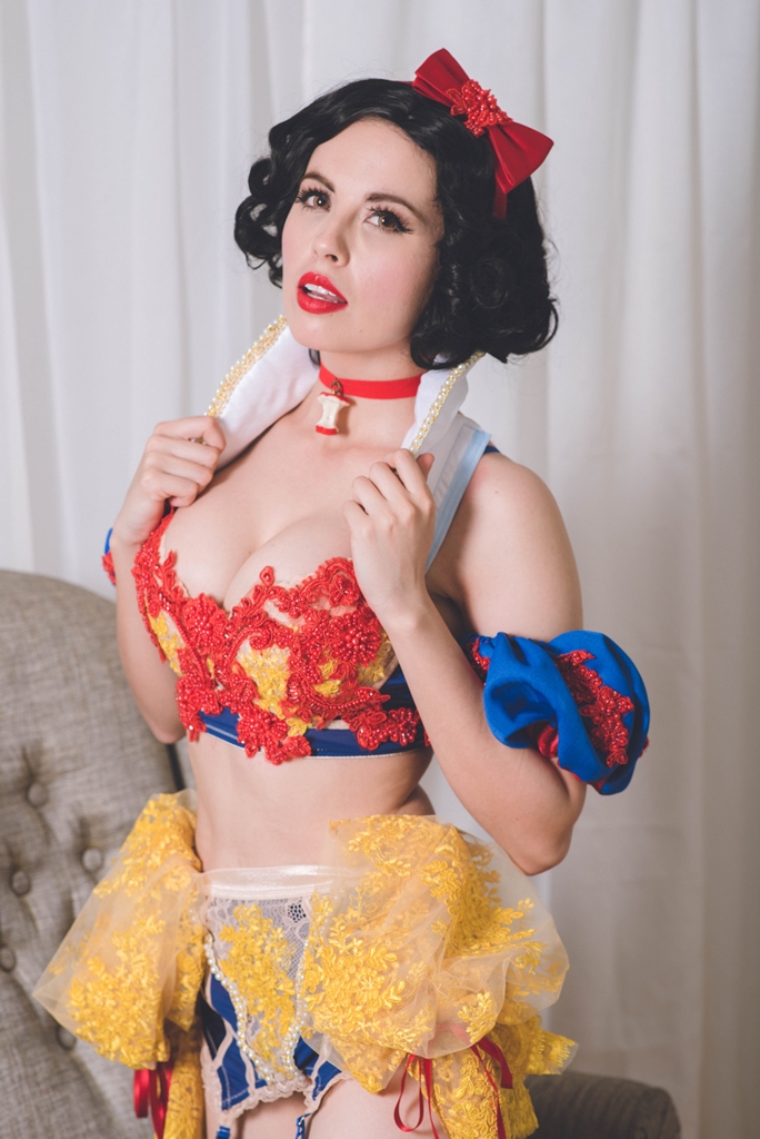 Azulette – Snow White photo 1-6