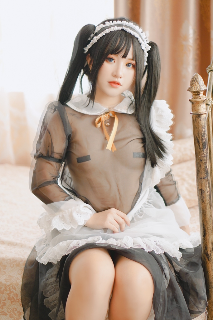 Chono Black – Transparent Maid photo 1-2
