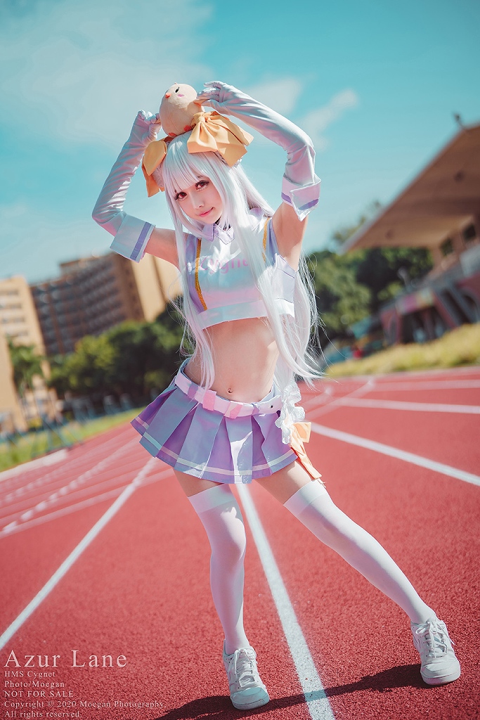 Okita Rinka – Cygnet Cheerleader photo 1-2