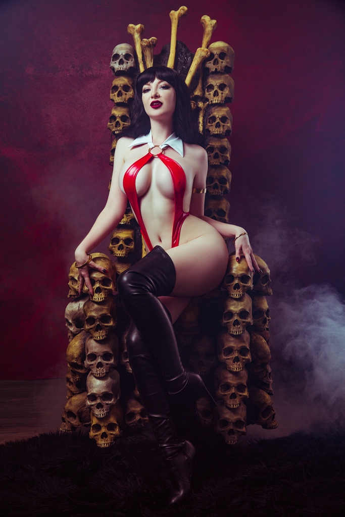 Ashlynne Dae – Vampirella photo 1-19