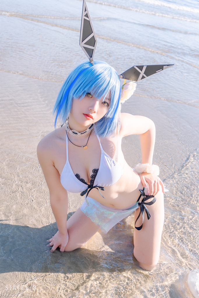 Messie Huang – Gascogne Swimsuit (Azur Lane) photo 1-1