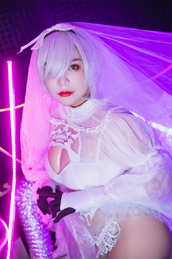 Queenie Chuppy – 2B Bride photo 1-5