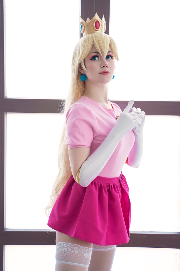 Anastasia Komori – Princess Peach photo 1-11