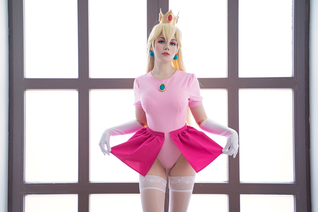 Anastasia Komori – Princess Peach photo 1-12