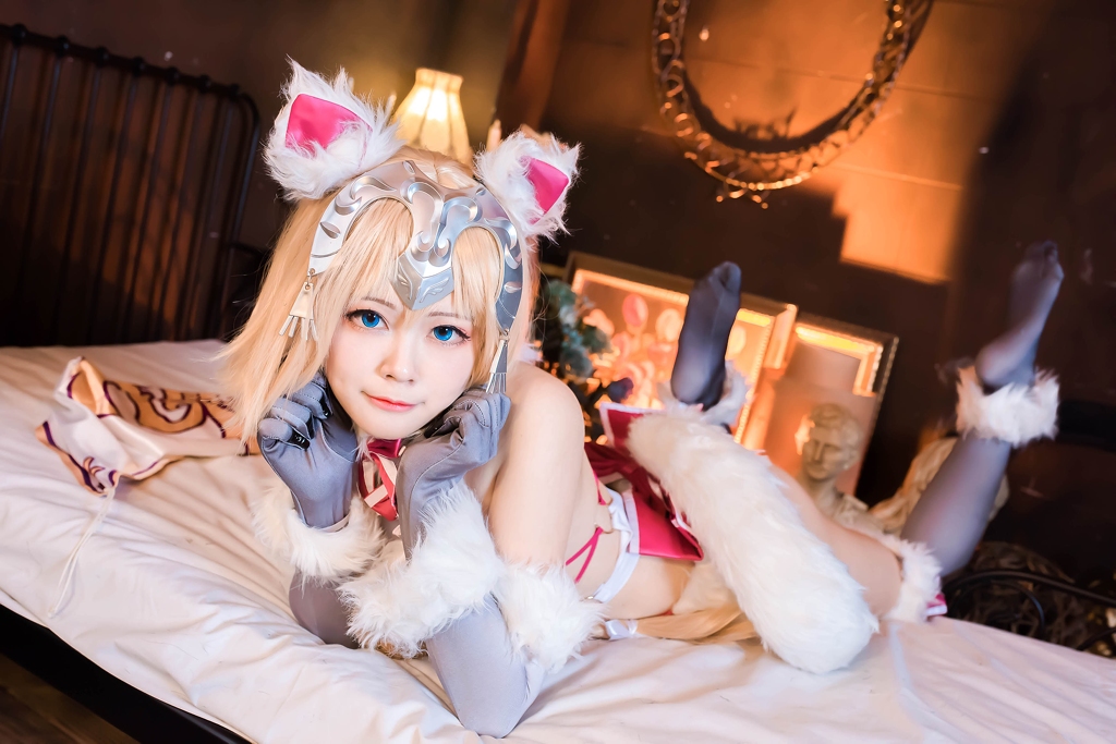 Arty Huang – Jeanne d’Arc Neko photo 1-5