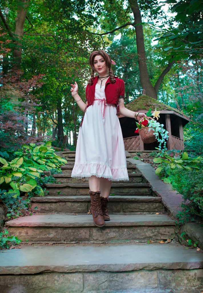 Luxlo Cosplay – Aerith photo 2-0