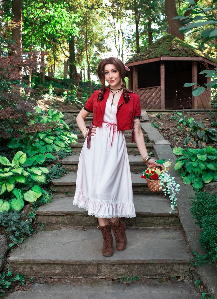 Luxlo Cosplay – Aerith photo 2-1