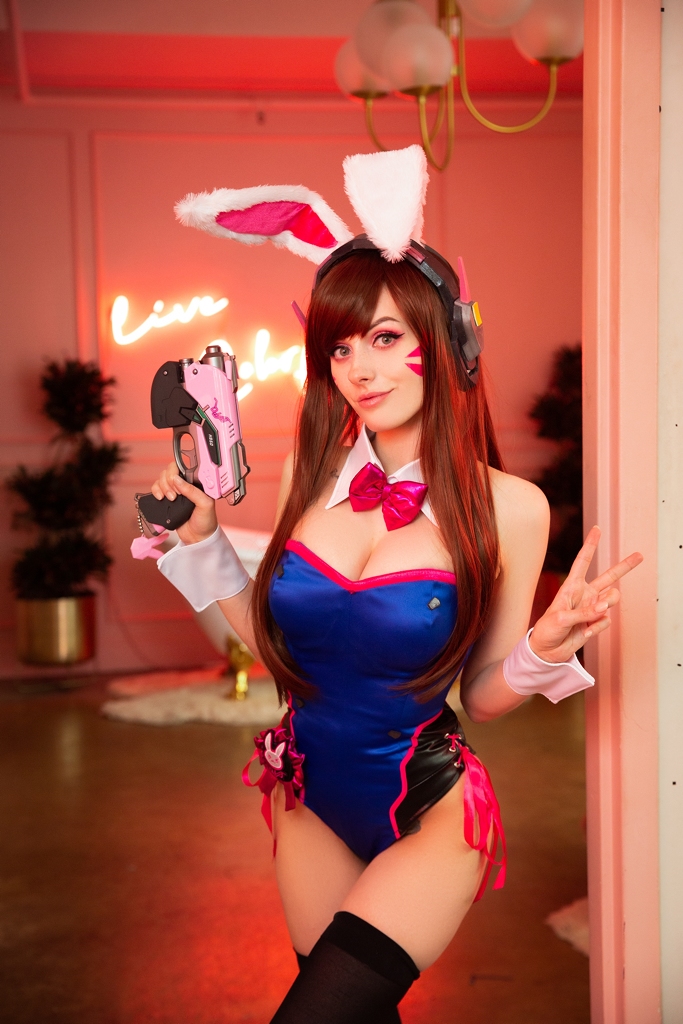 Rolyatis Taylor – D.Va Bunny Suit photo 1-8