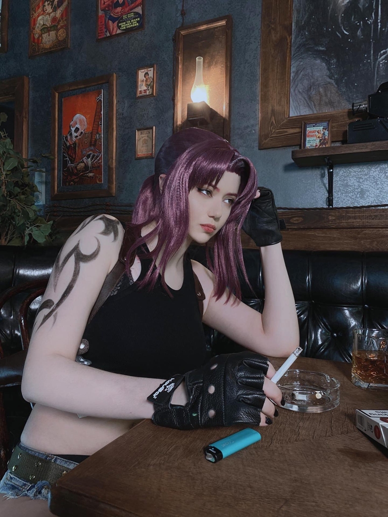 Alina Becker – Revy (Black Lagoon) photo 2-15