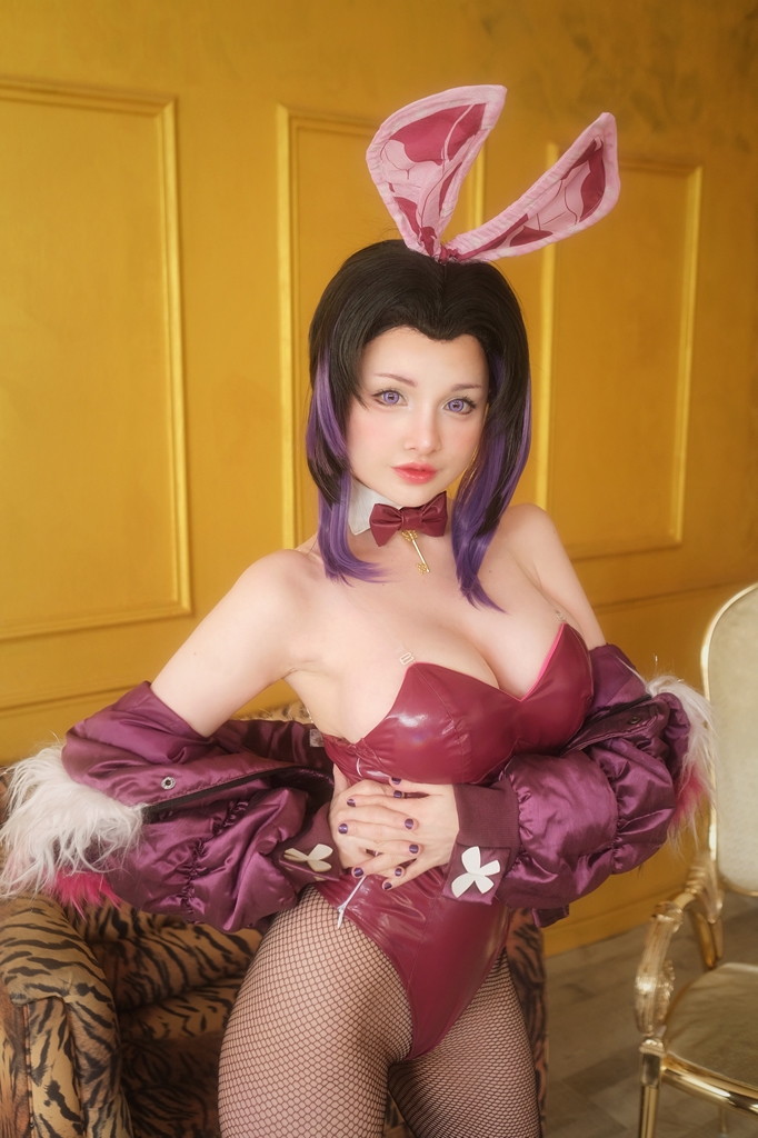 Hidori Rose – Shinobu Kocho Bunny Suit photo 1-2