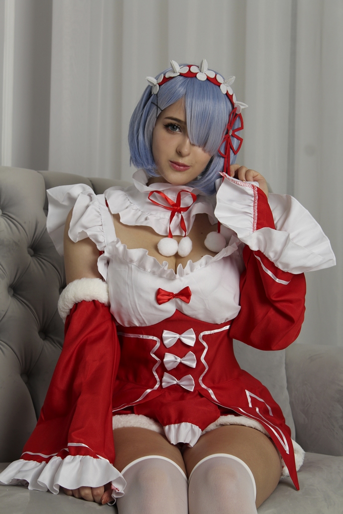 Ana Chuu – Rem Xmas photo 2-0