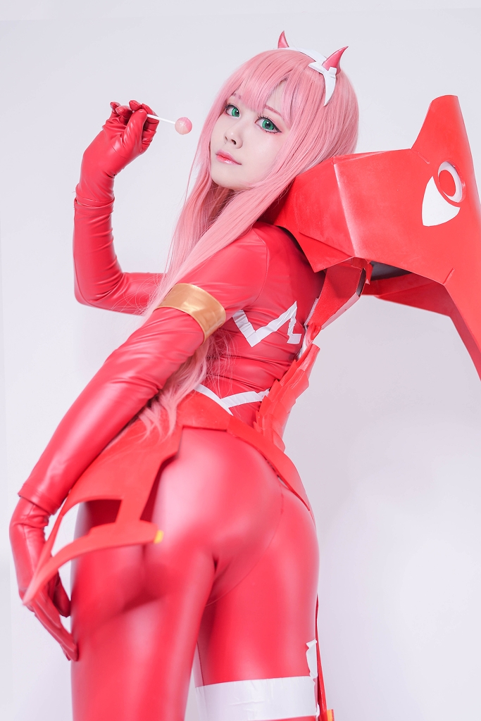 Arty Huang – Zero Two photo 1-10