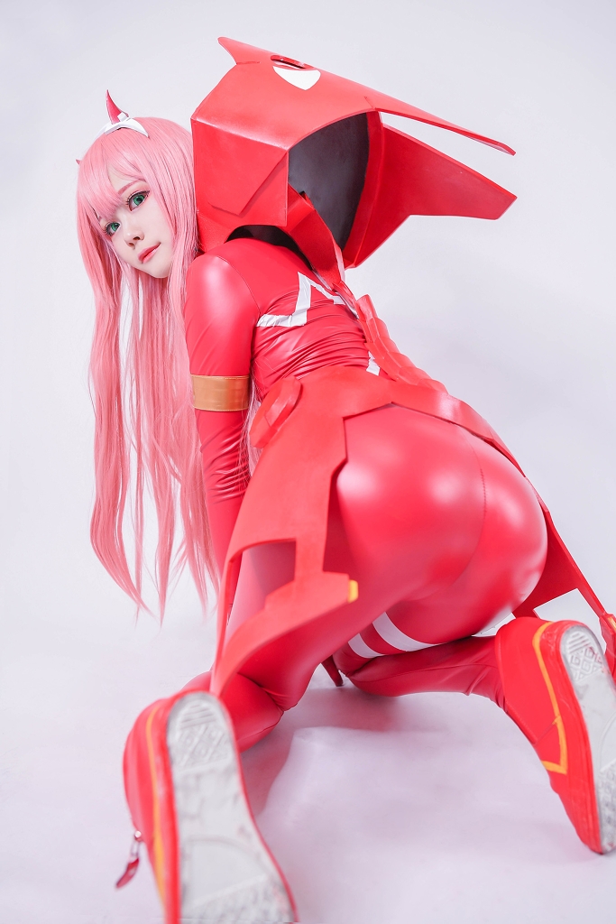 Arty Huang – Zero Two photo 1-12