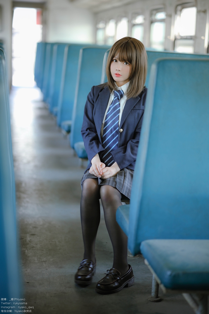Nyako 喵子 – JK Uniform in Train photo 1-0
