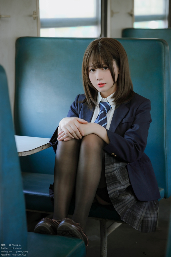 Nyako 喵子 – JK Uniform in Train photo 1-9
