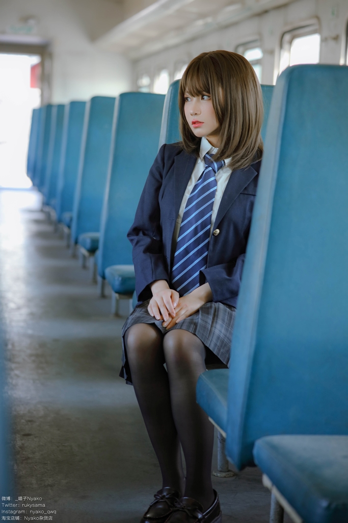 Nyako 喵子 – JK Uniform in Train photo 1-1