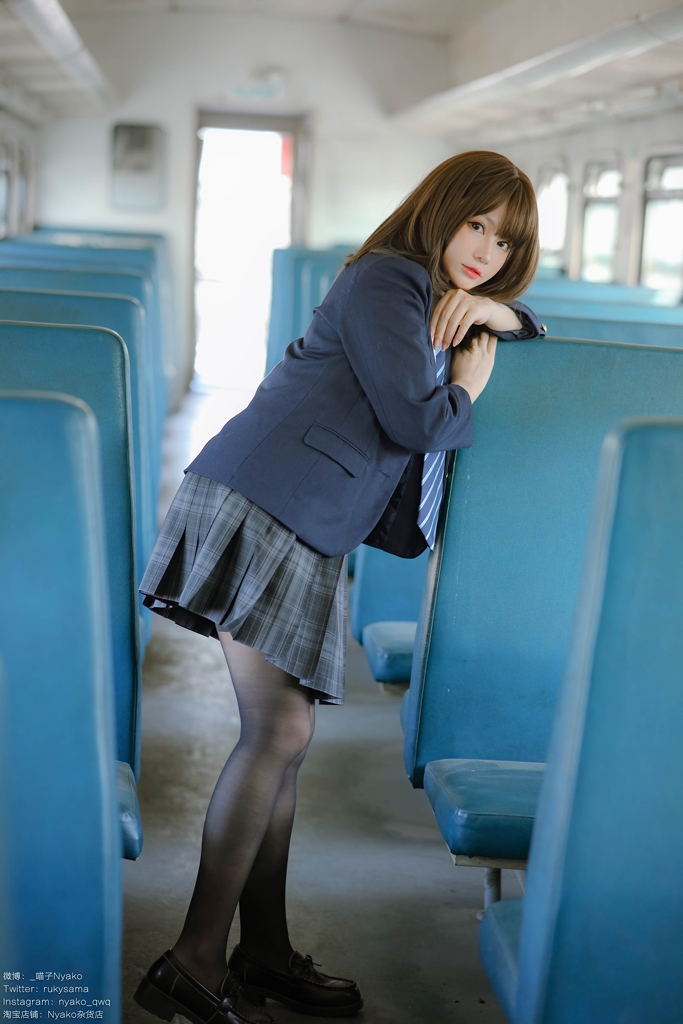 Nyako 喵子 – JK Uniform in Train photo 1-4