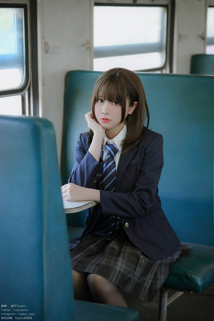 Nyako 喵子 – JK Uniform in Train photo 1-7