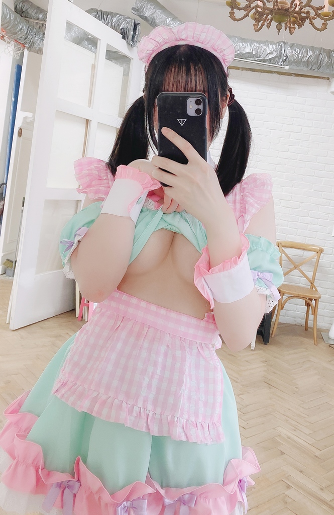 Shimo – Pink Maid photo 2-2