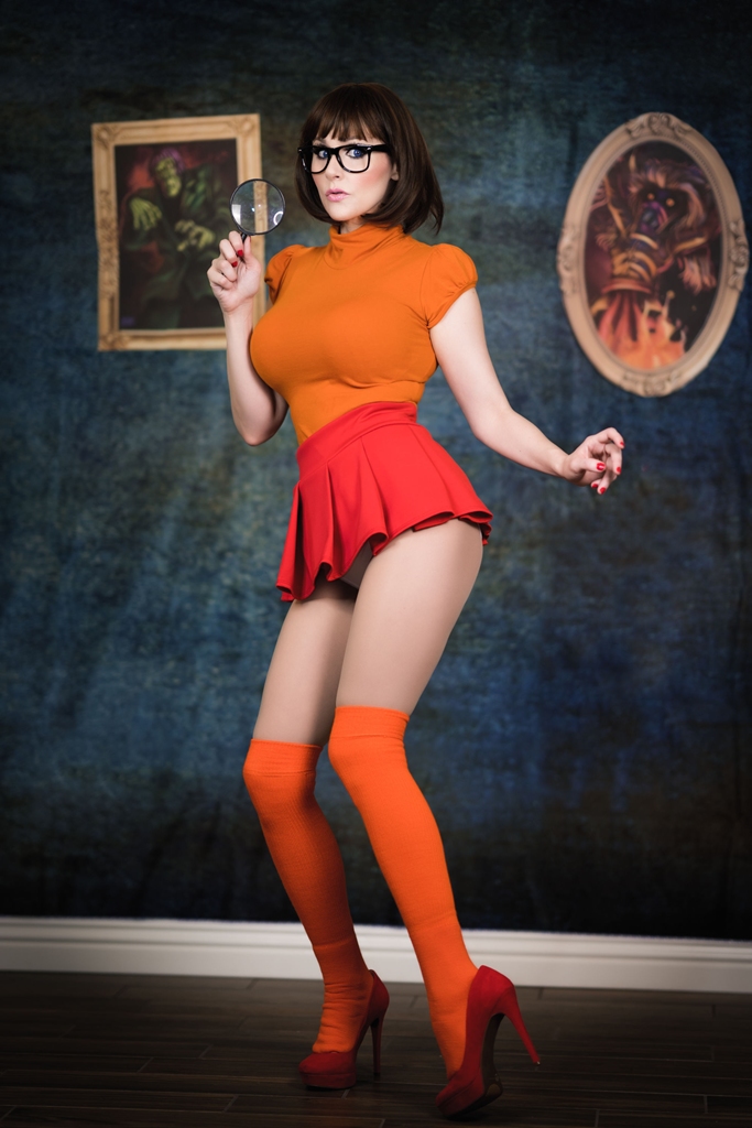 Angie Griffin – Velma Dinkley photo 2-6